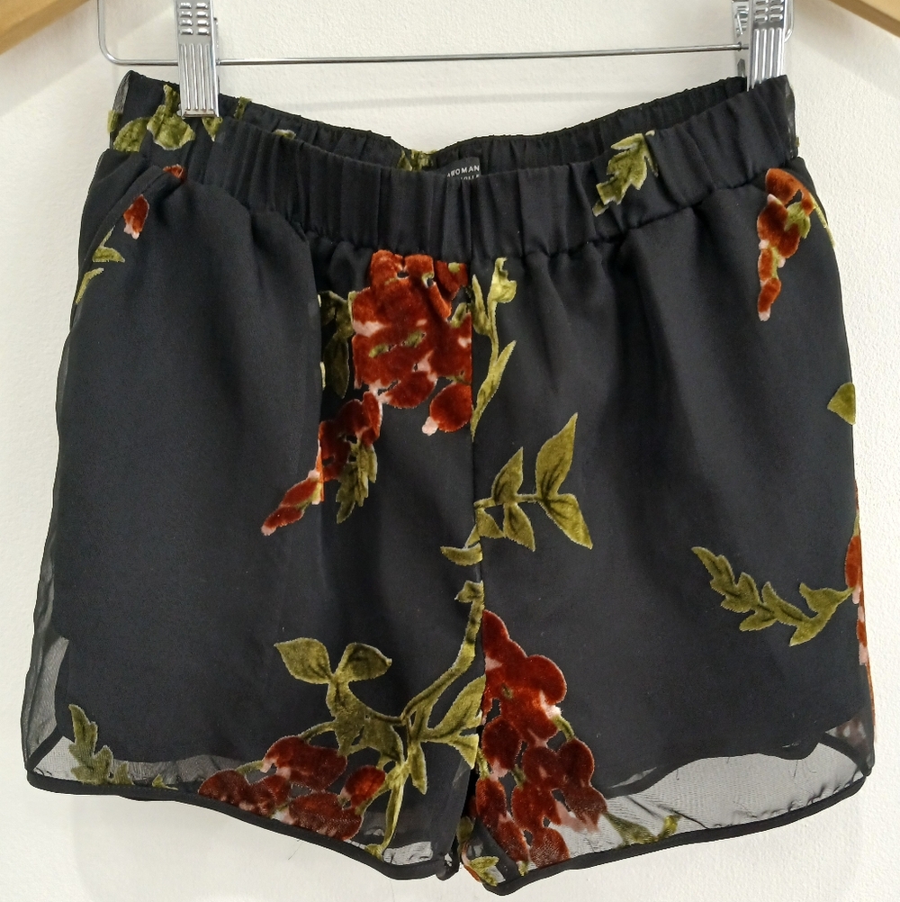 Zara Black Velvet Floral PJ shorts Lined with Pockets Elastic waist Sz S
